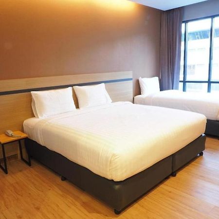 Sans Hotel Ratchaburi Exteriér fotografie