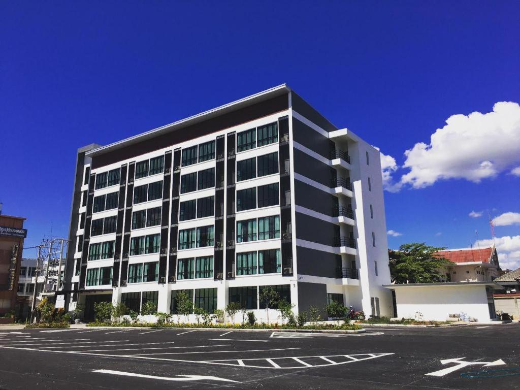Sans Hotel Ratchaburi Exteriér fotografie