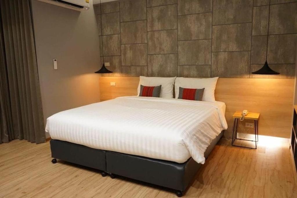 Sans Hotel Ratchaburi Exteriér fotografie