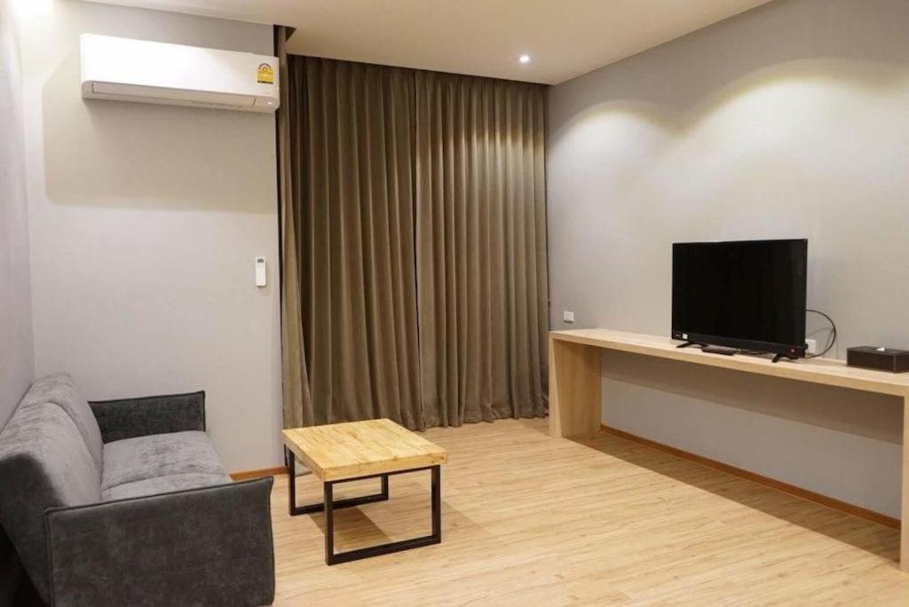 Sans Hotel Ratchaburi Exteriér fotografie