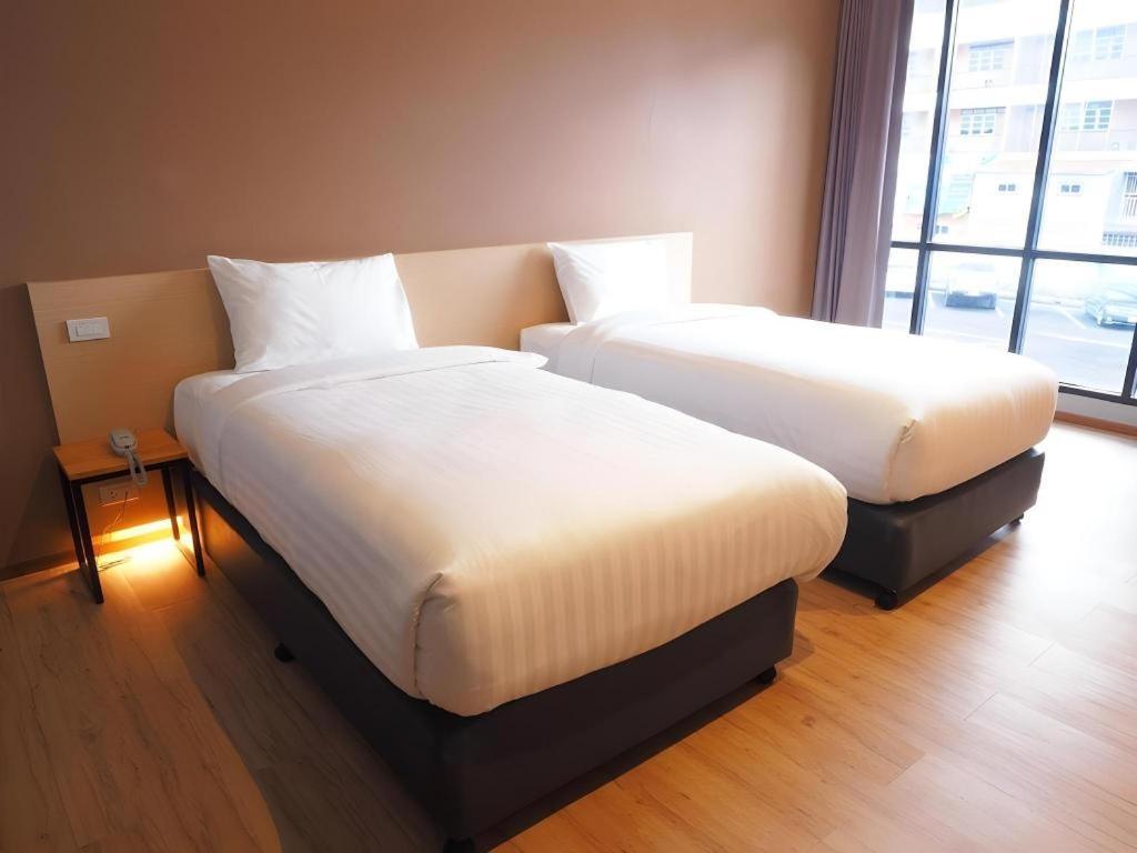 Sans Hotel Ratchaburi Exteriér fotografie
